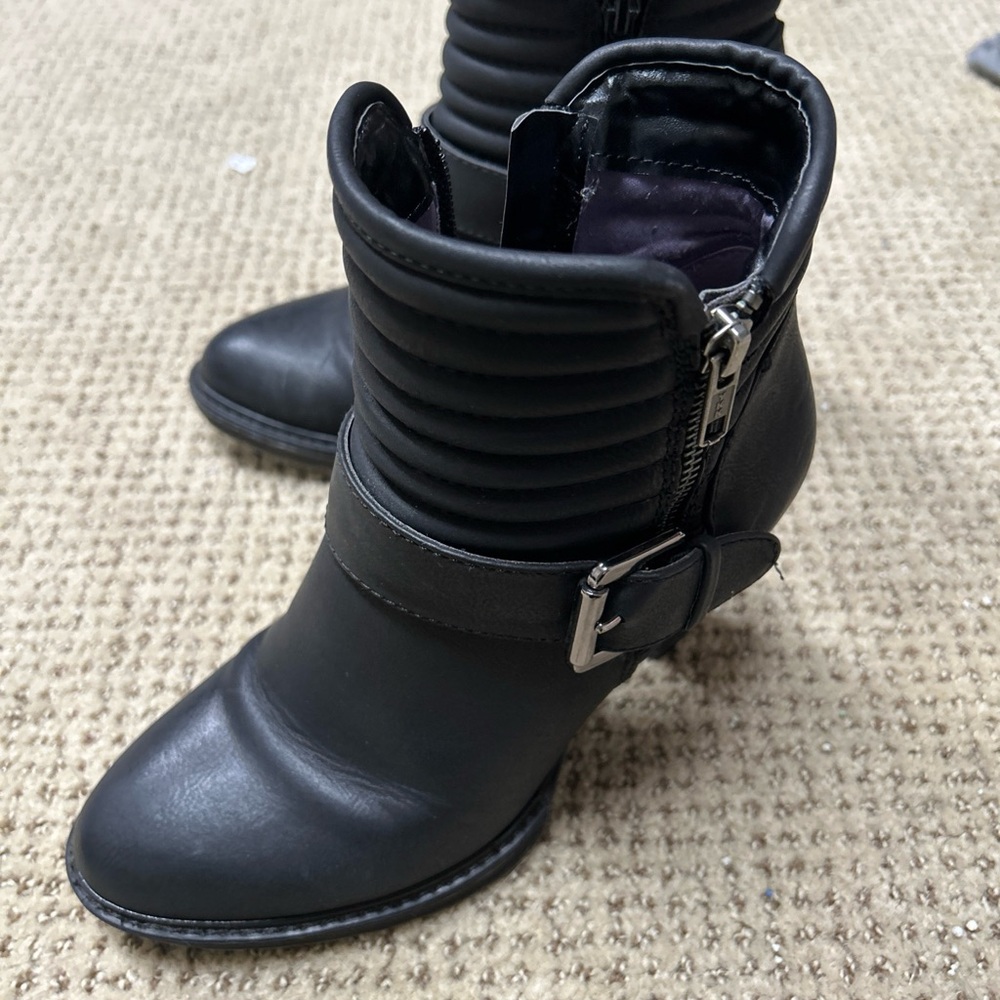 White mountain heeled ankle boots